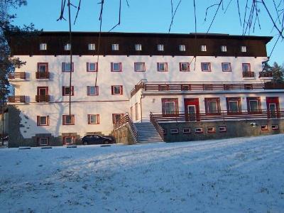 Hotel Manes Svratka Exteriör bild